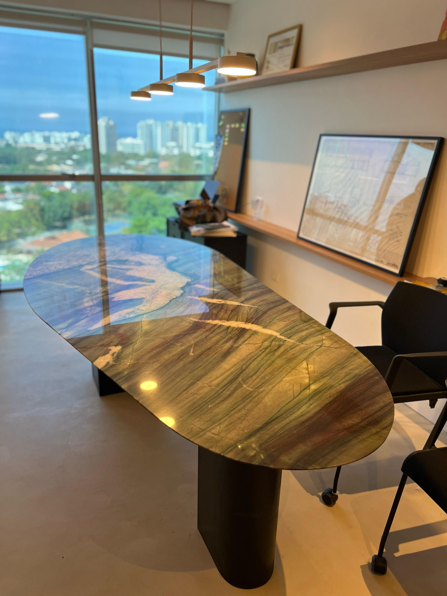 Mesa Corporativa em mármore e granito — Marmoraria Casanova RJ